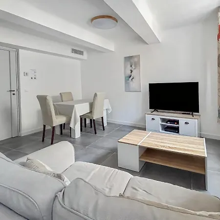 Apartamento Cosy Et Lumineux Au Coeur De Cogolin
